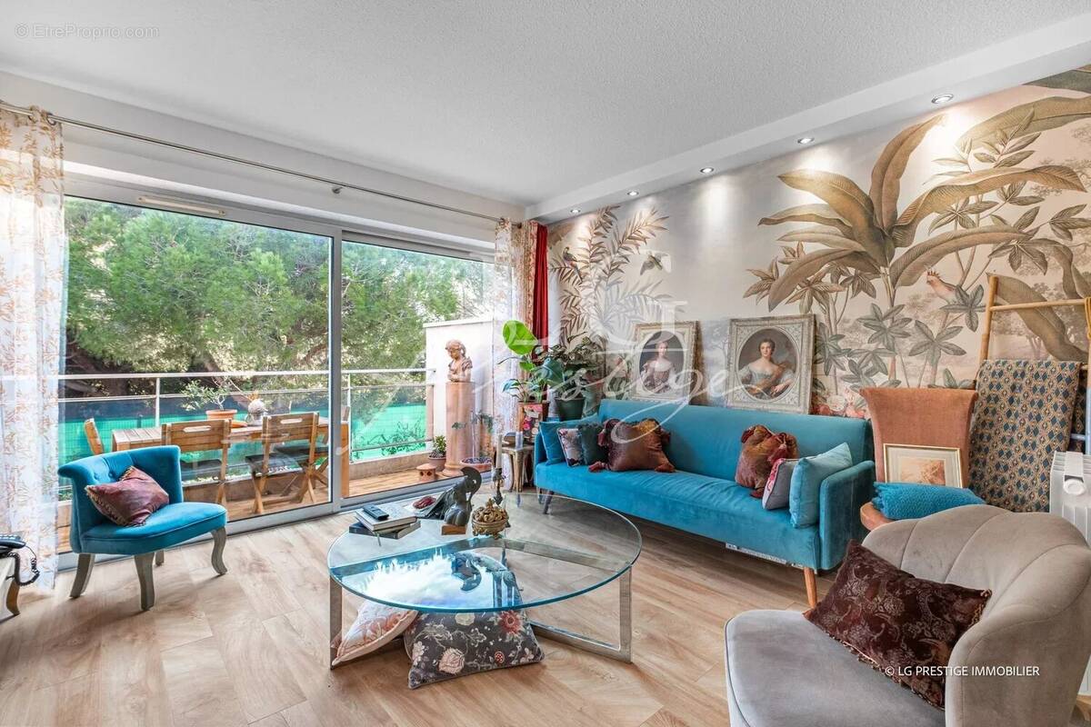 Appartement à MANDELIEU-LA-NAPOULE