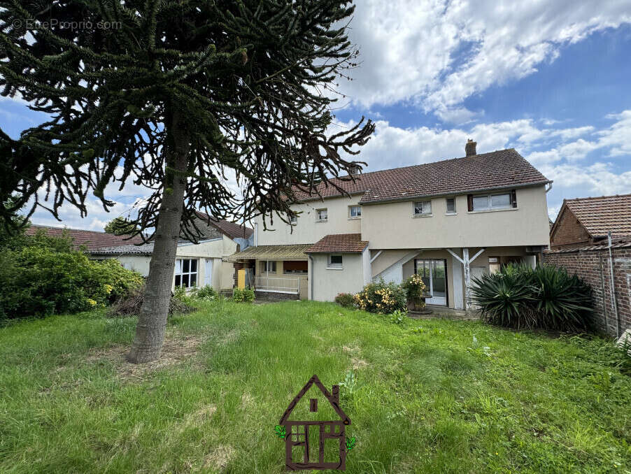 Maison à HEUBECOURT-HARICOURT