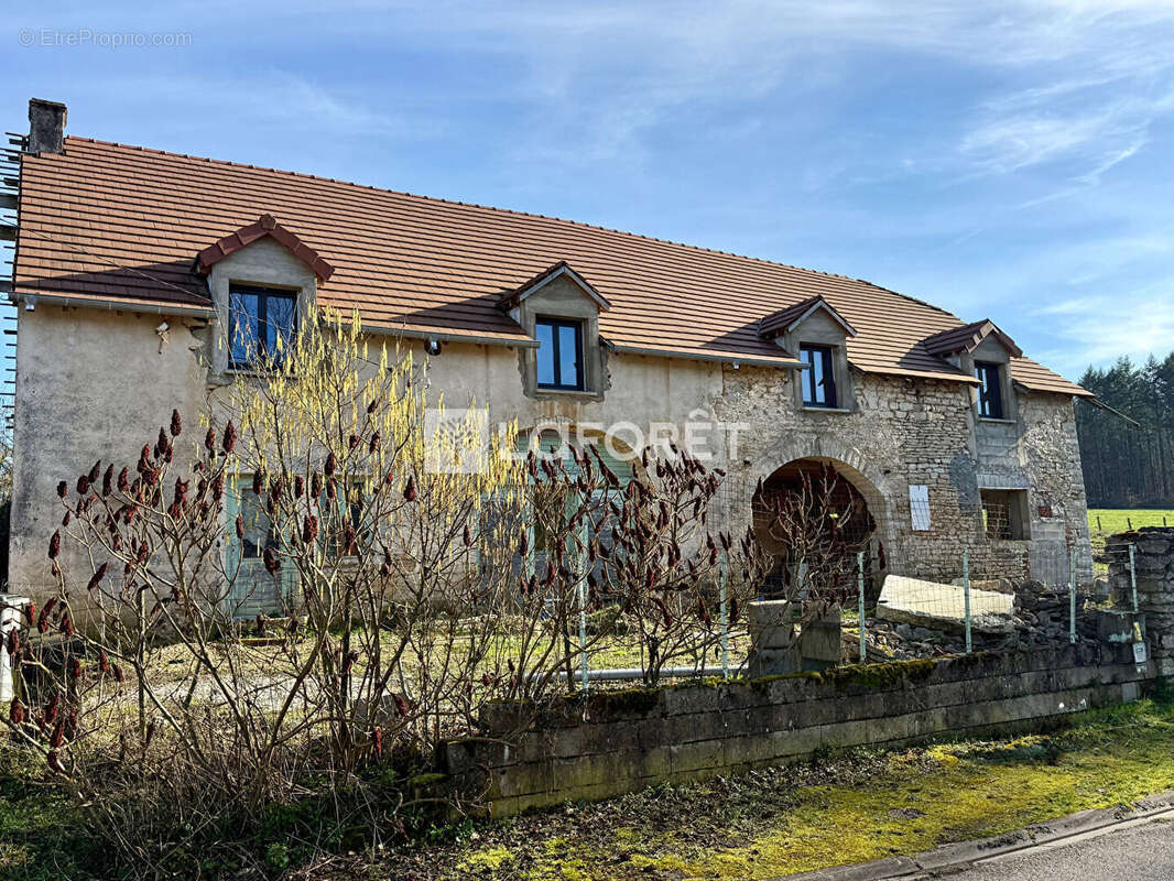 Maison à LA RESIE-SAINT-MARTIN