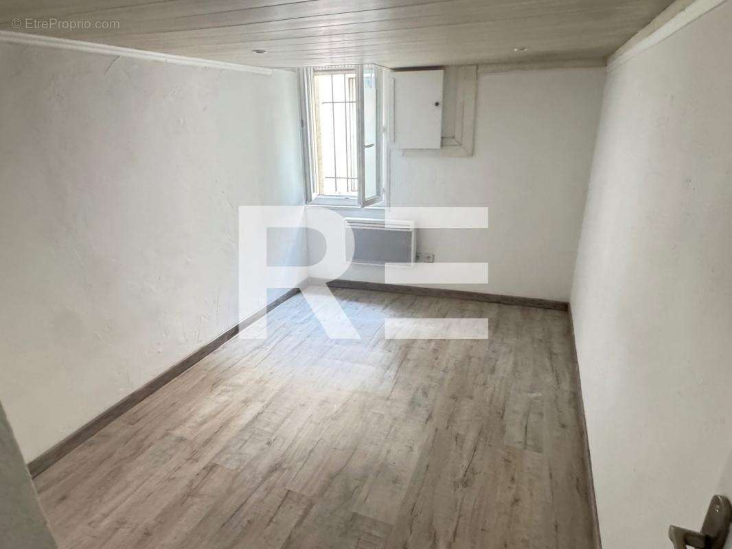 Appartement T3 49M2 au Coeur de la ville de NIMES - photo 3