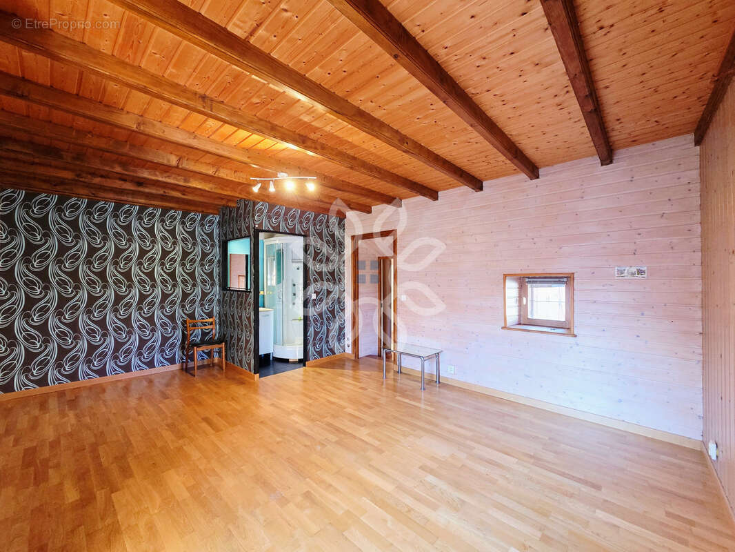 Maison à LA CHOMETTE