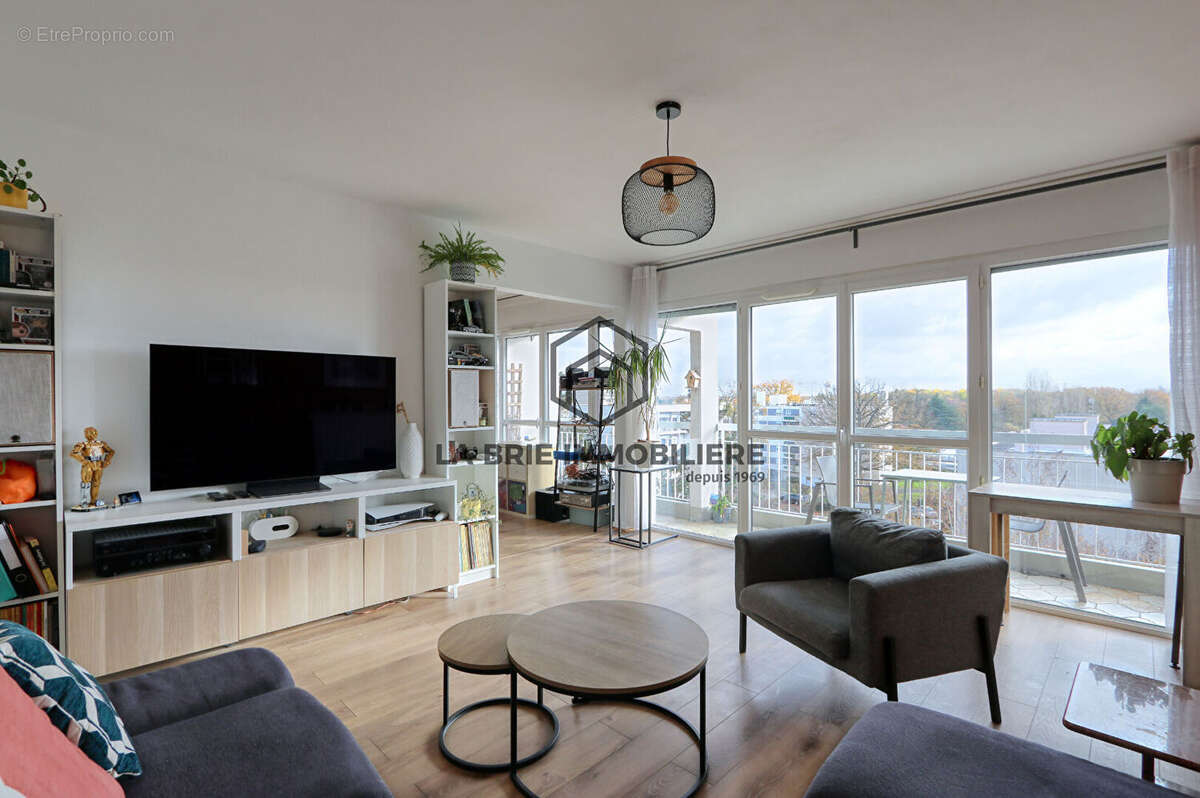 Appartement à LIMEIL-BREVANNES