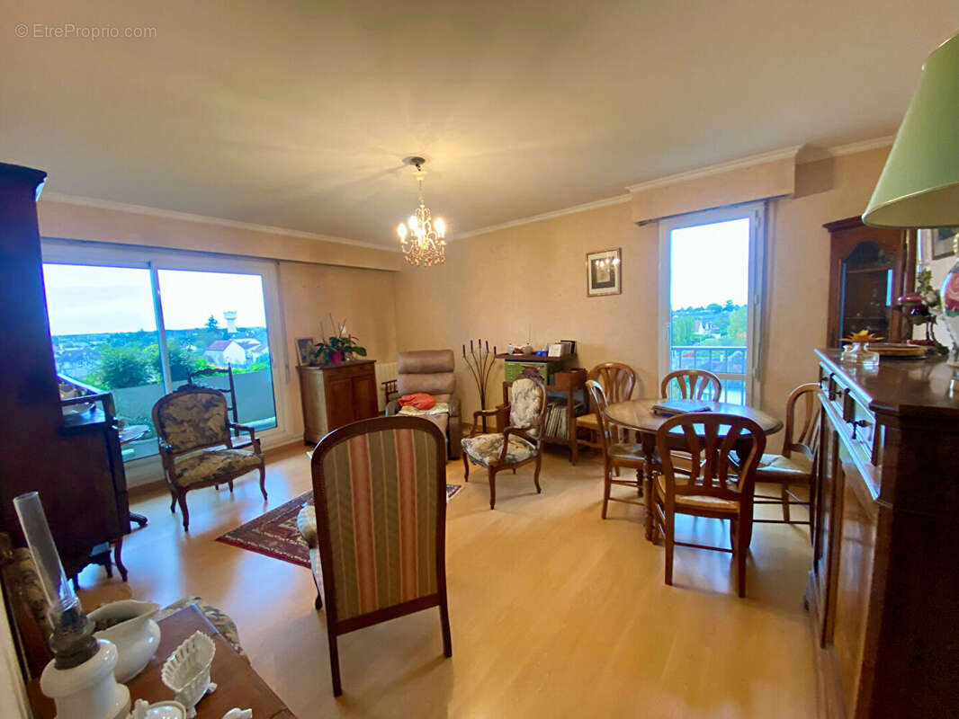 Appartement à LA CHAUSSEE-SAINT-VICTOR