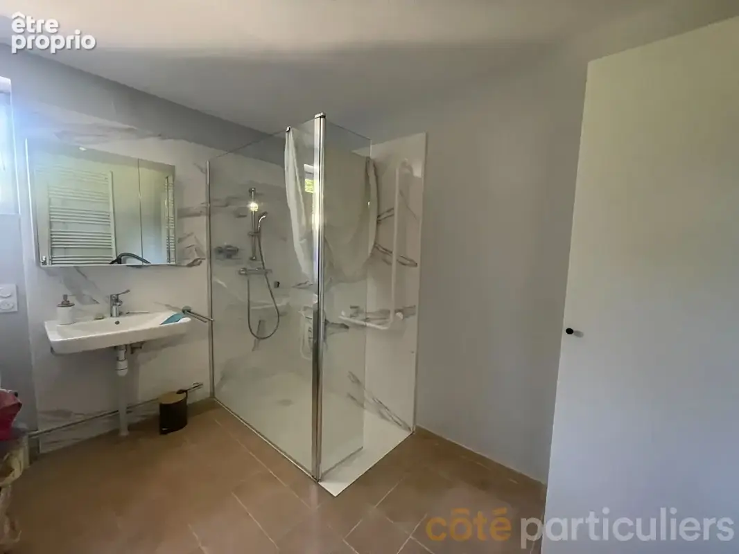 Maison  au bout du chemin avec terrain sur 2 661 m² - photo 6