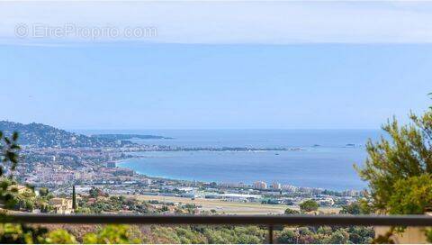 Appartement à MANDELIEU-LA-NAPOULE