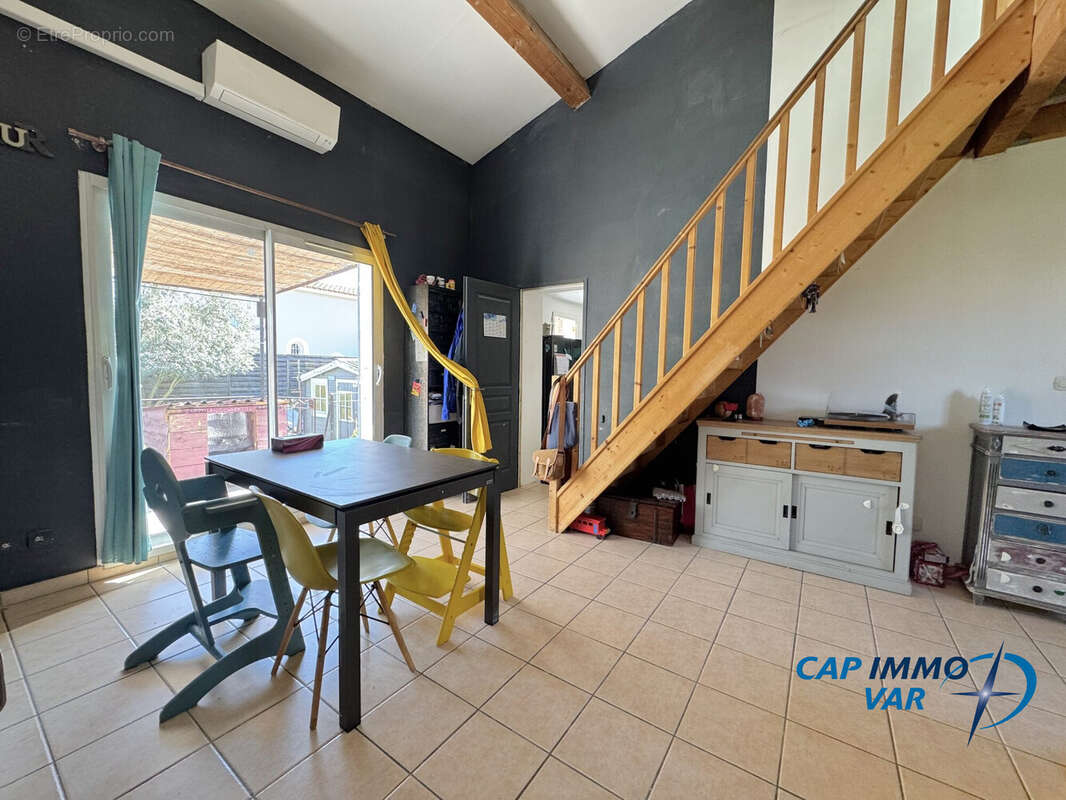 Maison à LE CASTELLET