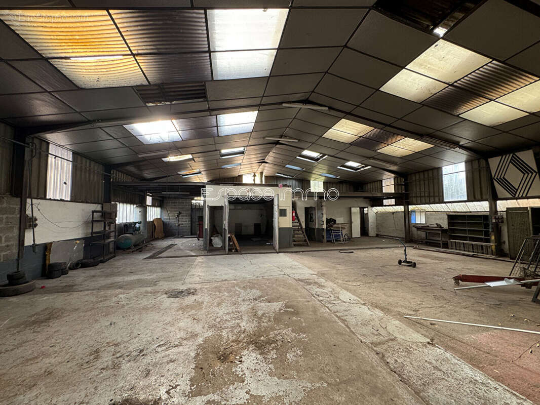 Commerce à DEVILLE-LES-ROUEN