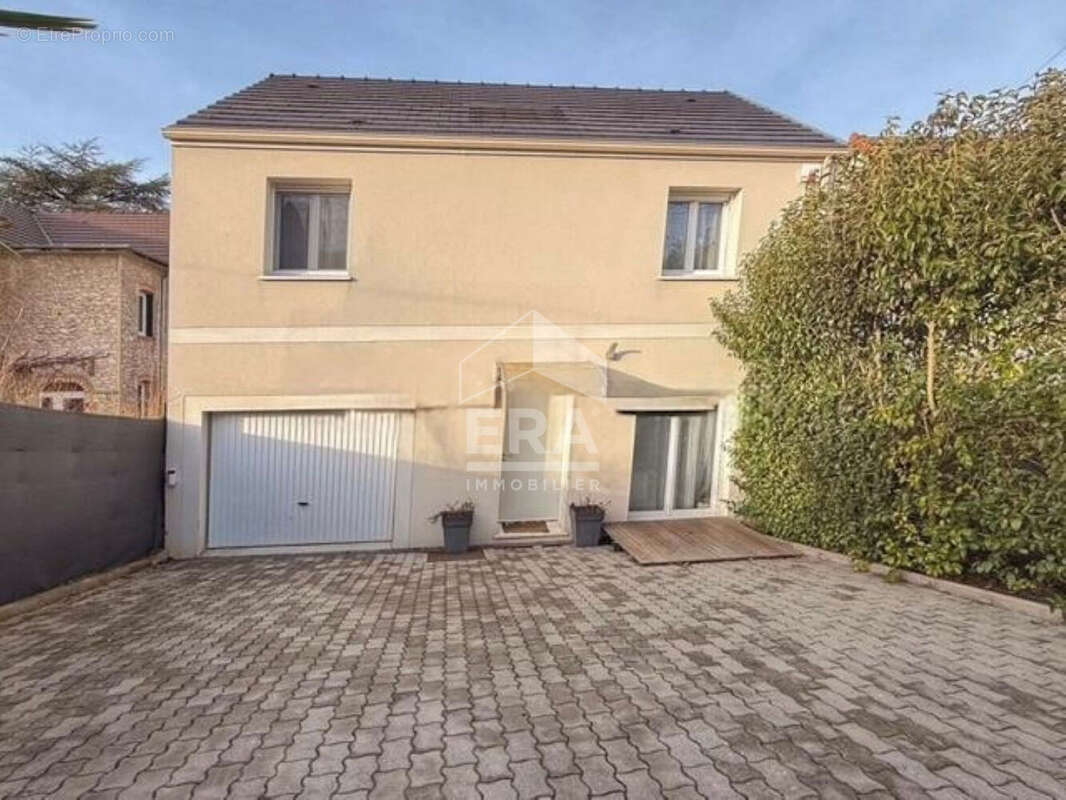 Maison à COMBS-LA-VILLE