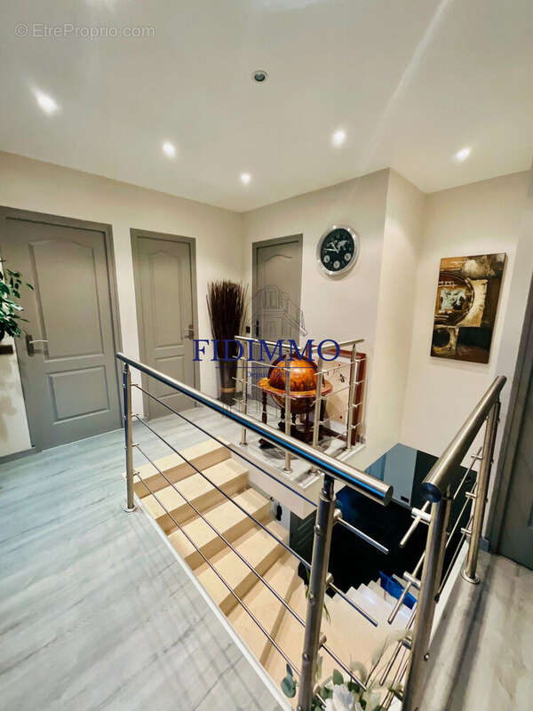 Maison à CHENNEVIERES-SUR-MARNE