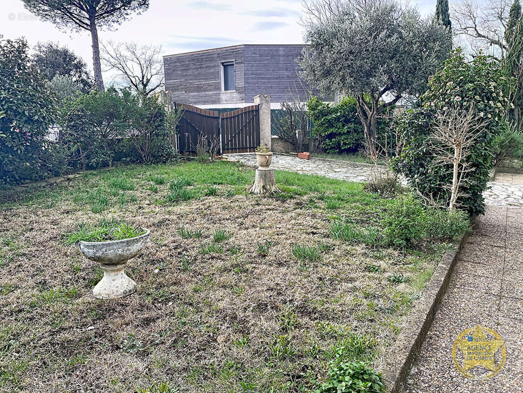 Maison à LES ANGLES