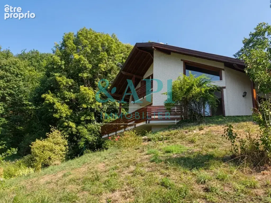 PERRIGNIER  Maison familiale avec dépendance - photo 1