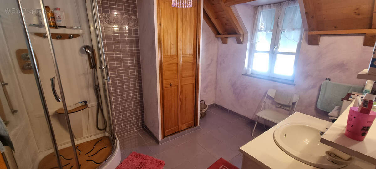 Maison à ENTRAYGUES-SUR-TRUYERE