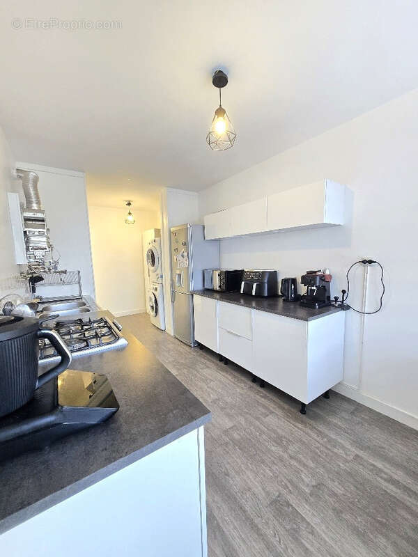 Appartement à PIERRE-BENITE