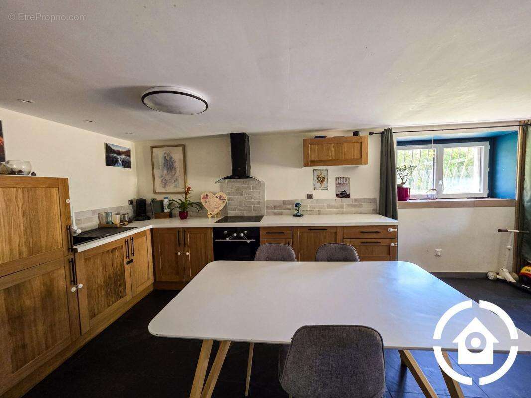? Maison familiale sur sous-sol - 4 chambres + studio - T - photo 21