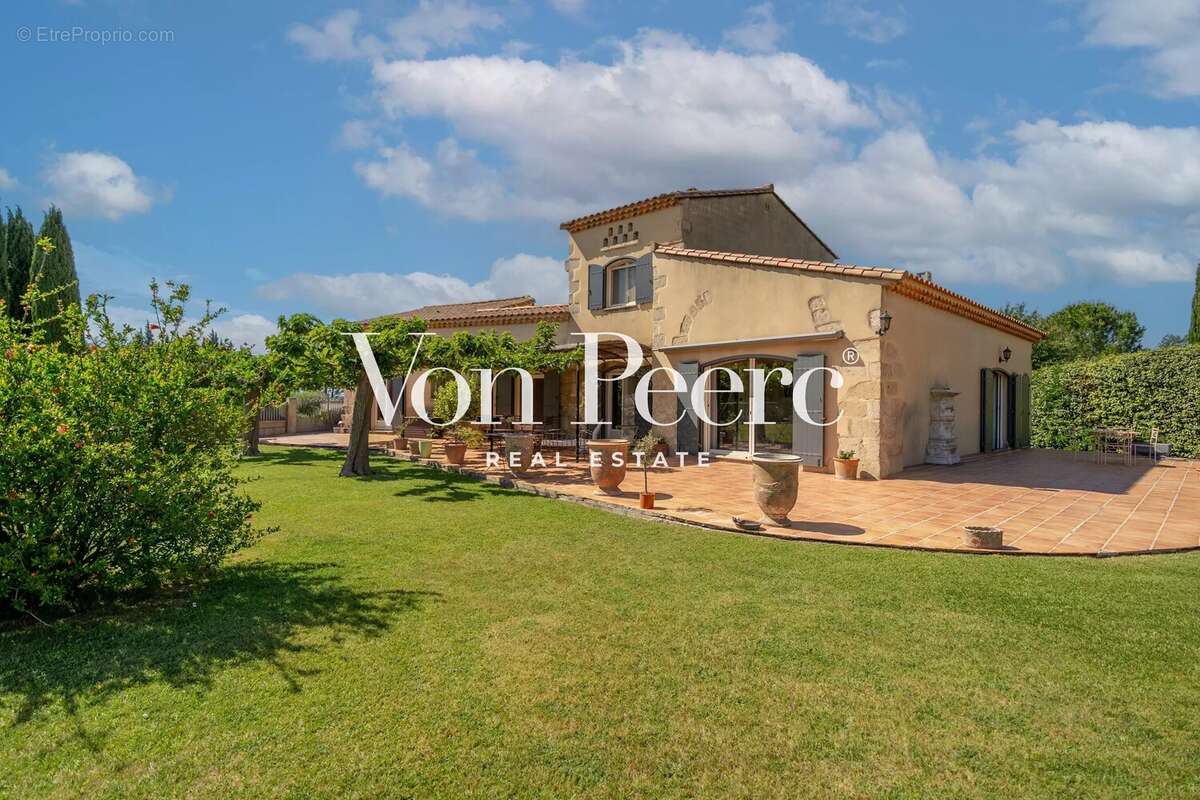 Maison à FONTVIEILLE