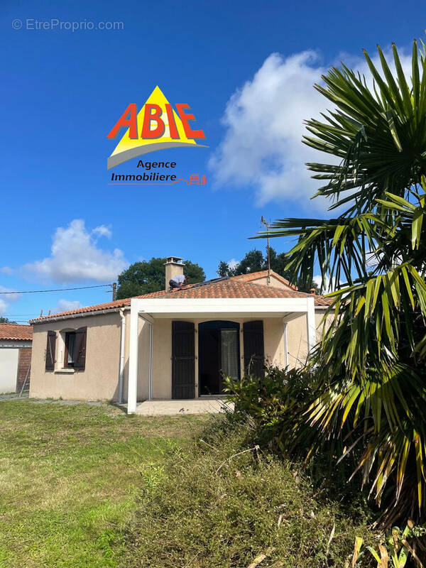 Photo 1 - Maison à SAINT-MARC-LA-LANDE