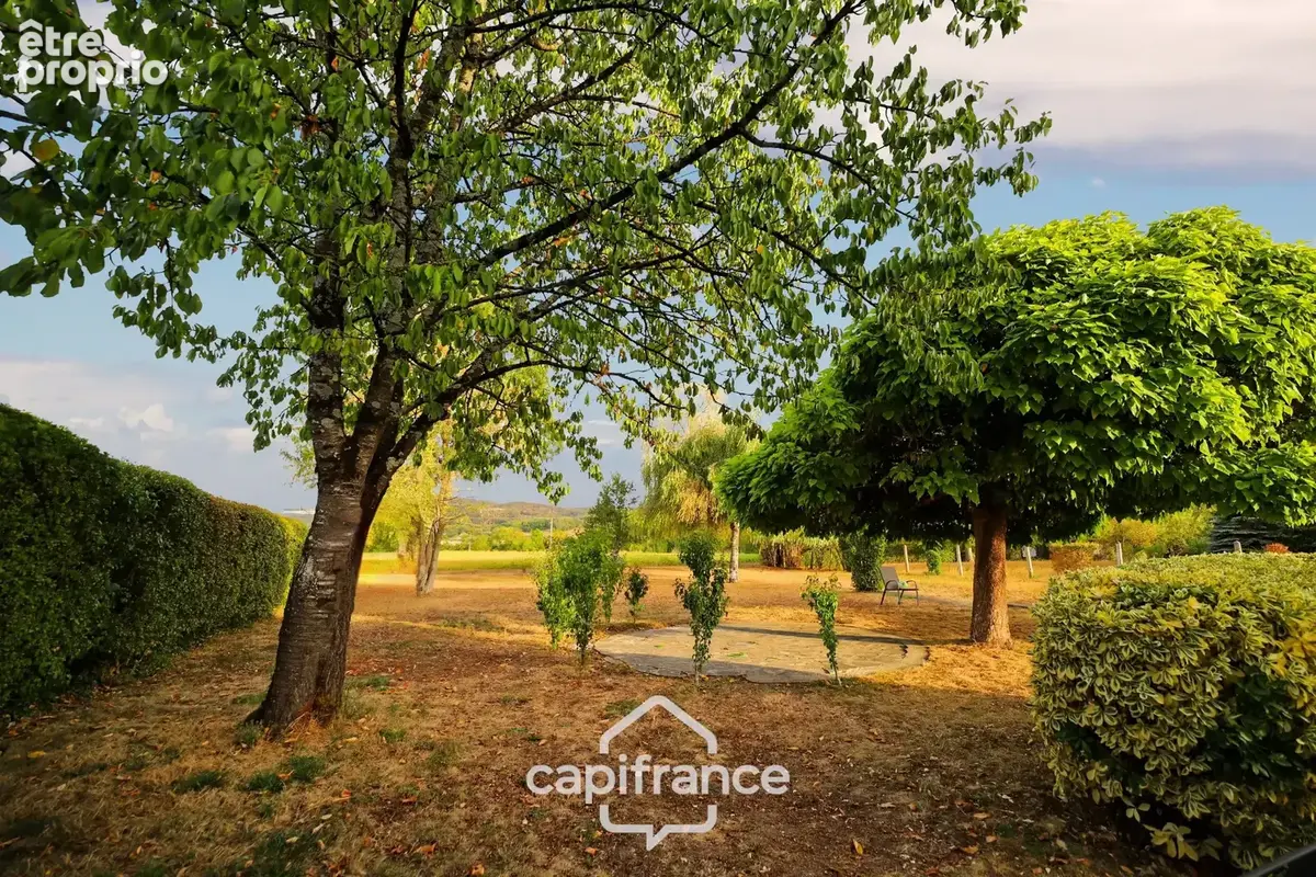 Maison de 190m² avec 2 logements indépendants - 4 chambres - terrain 1 220m² - vue Revermont - photo 9