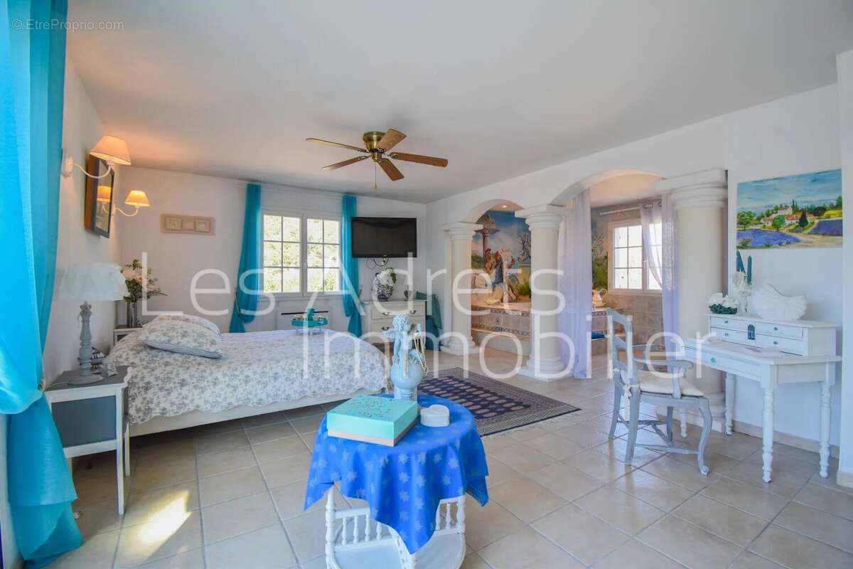 Maison à LES ADRETS-DE-L'ESTEREL