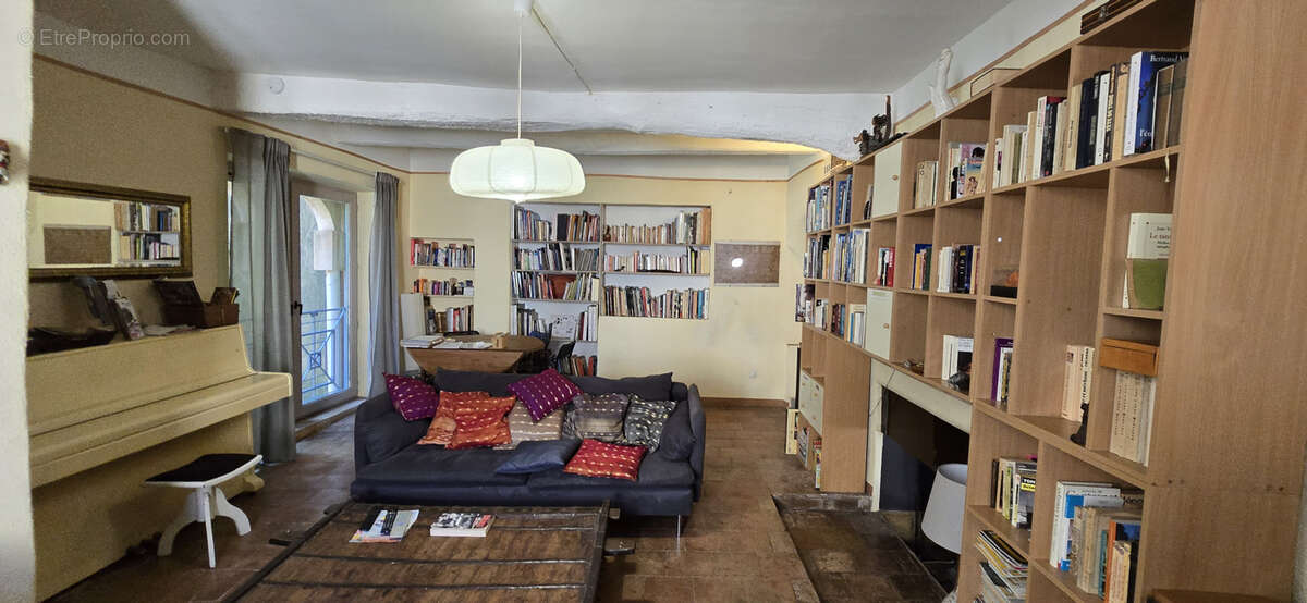 Maison à MONTPEYROUX