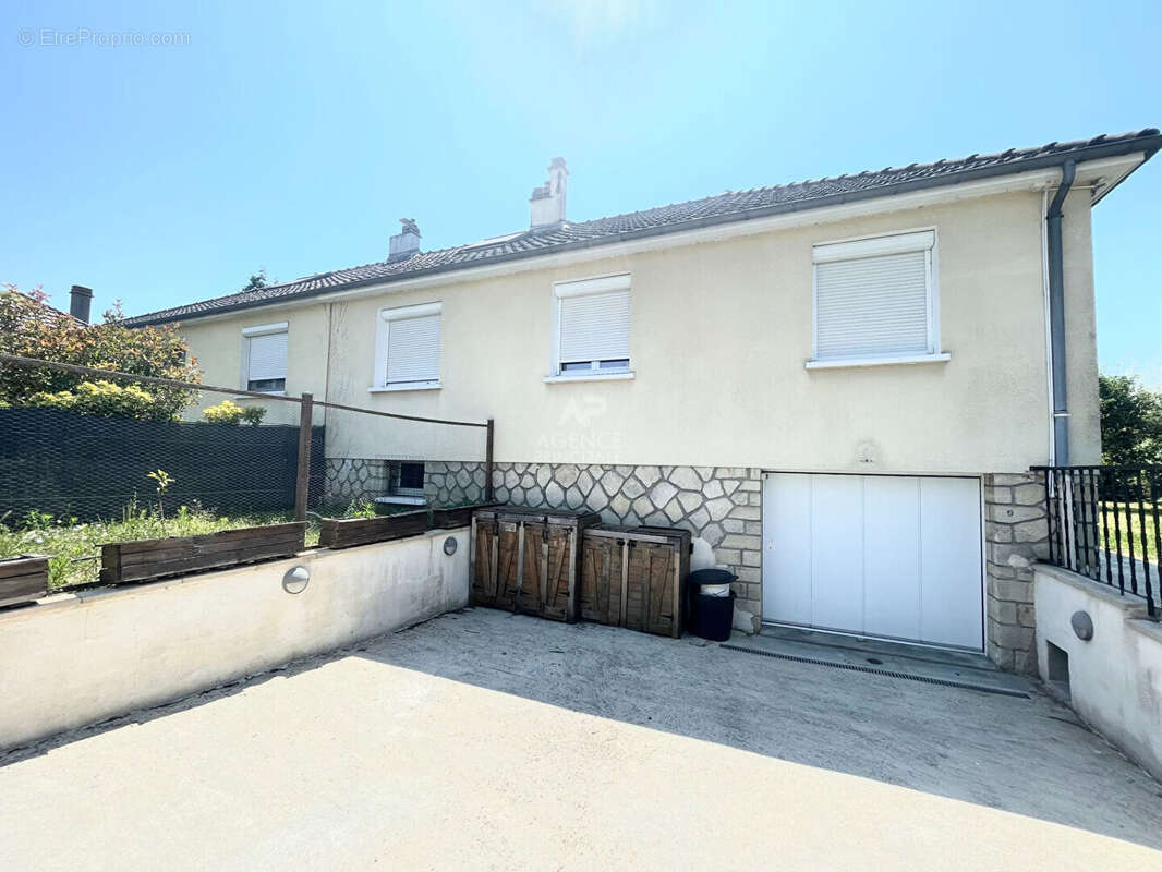 Maison Acheres 5 pièce(s) 90 m2 - photo 2