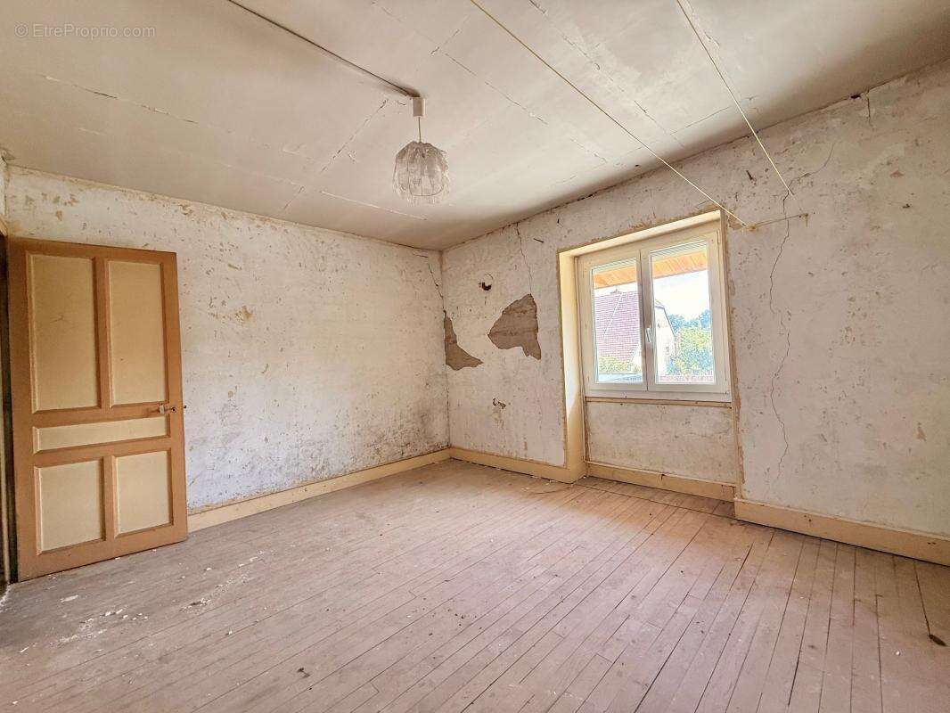 Grande maison 176 m² avec extension – Fort potentiel – Lamarche-sur-Saône - photo 12