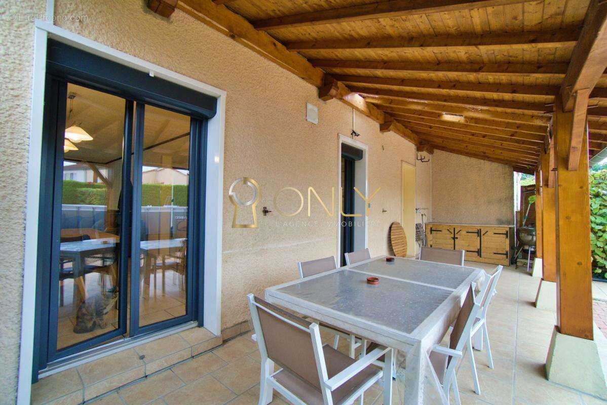 Maison à JASSANS-RIOTTIER