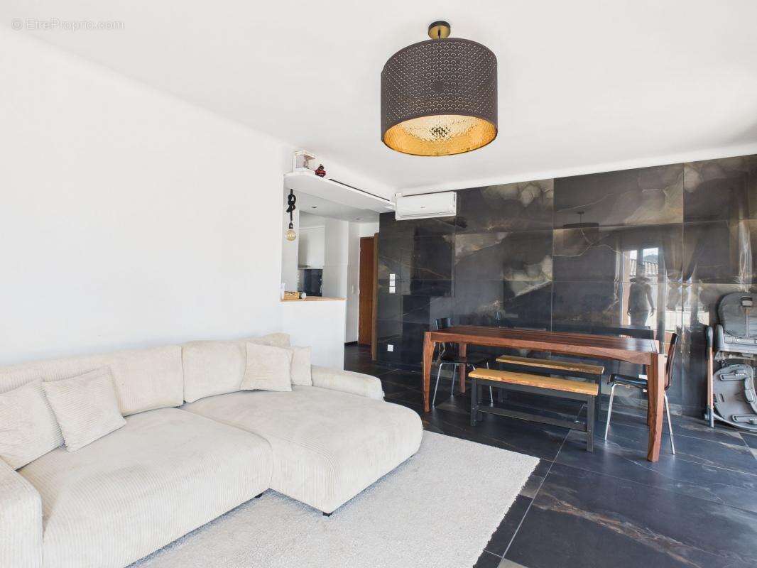 Appartement à MANDELIEU-LA-NAPOULE