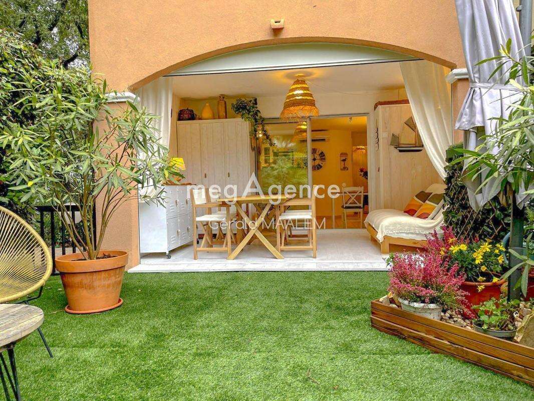 Appartement à LA CROIX-VALMER