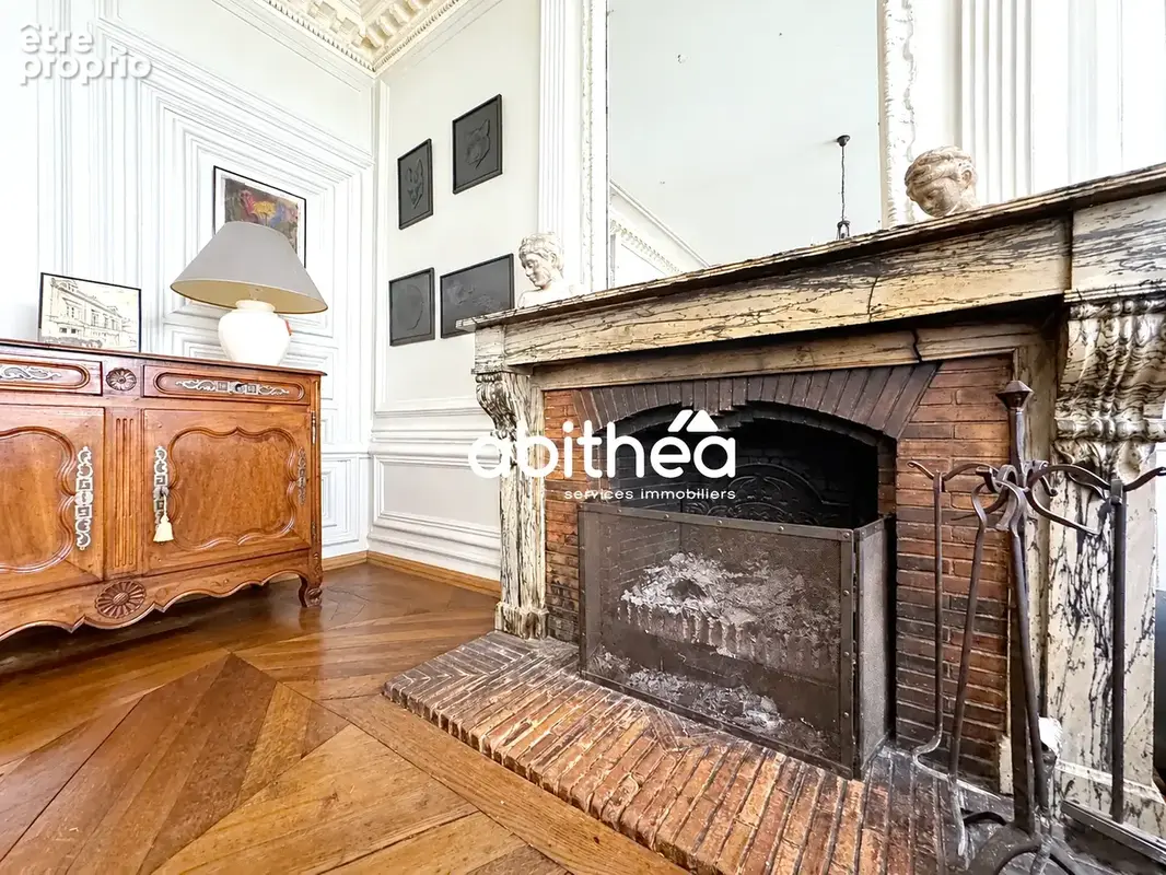 Maison en pierres blanches avec garage et extérieur - photo 7