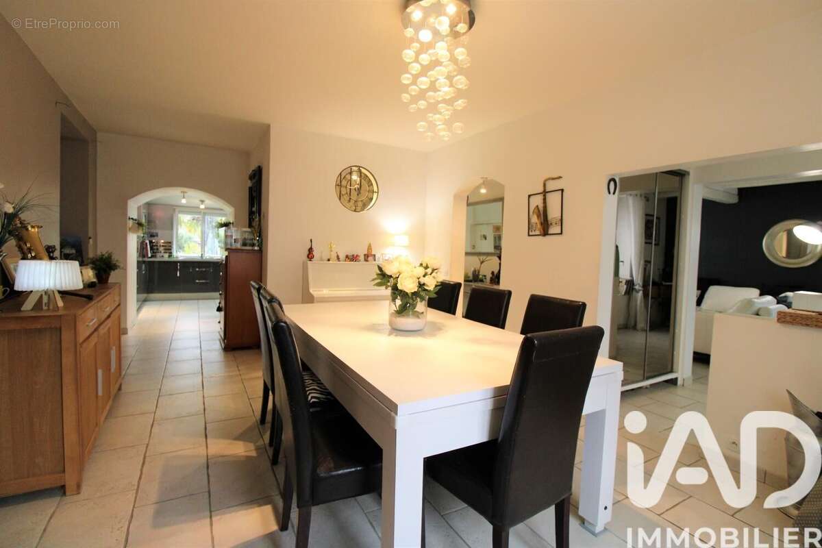 Photo 2 - Maison à LESCHES