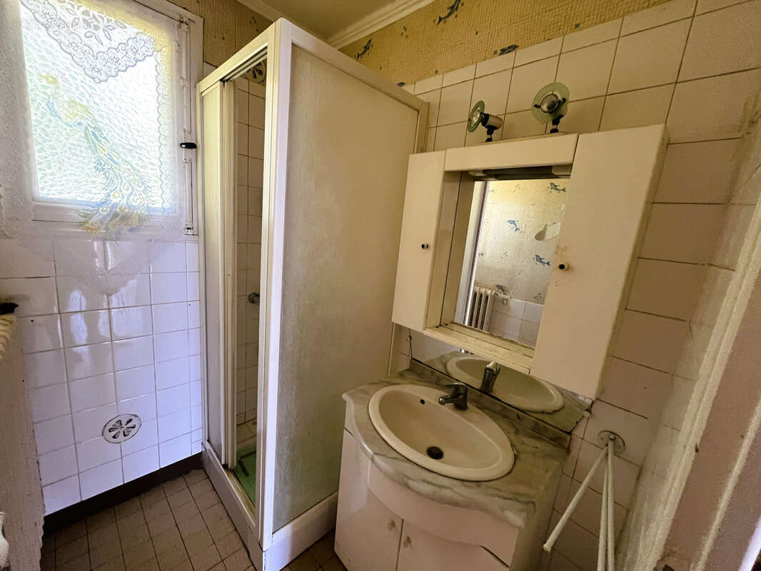 Maison à FONTAINE-LA-GUYON