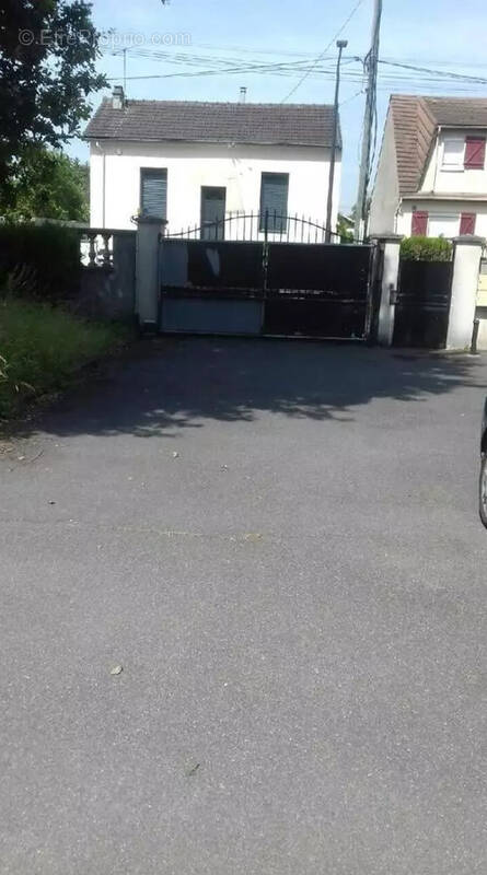 Parking à MONTFERMEIL