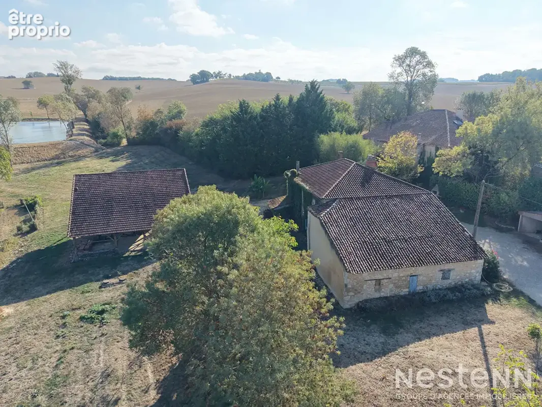 A Vendre Gasconne rénovée de 203m² avec dépendances et plus de 3 hectares à Saint-Puy - photo 20