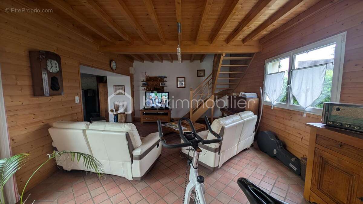 Exclusivité :  Maison rénovée avec grange et terrain constructible en sus (offert) - photo 8