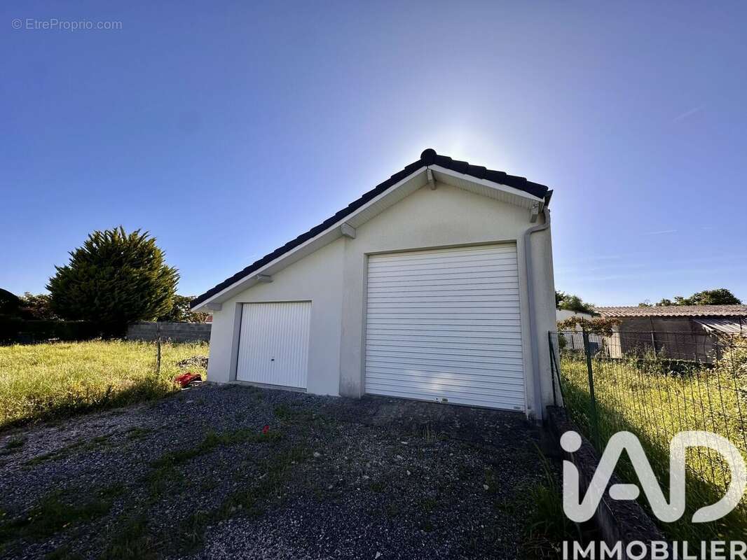 Terrain 906 m² à Salles-Adour  - photo 6
