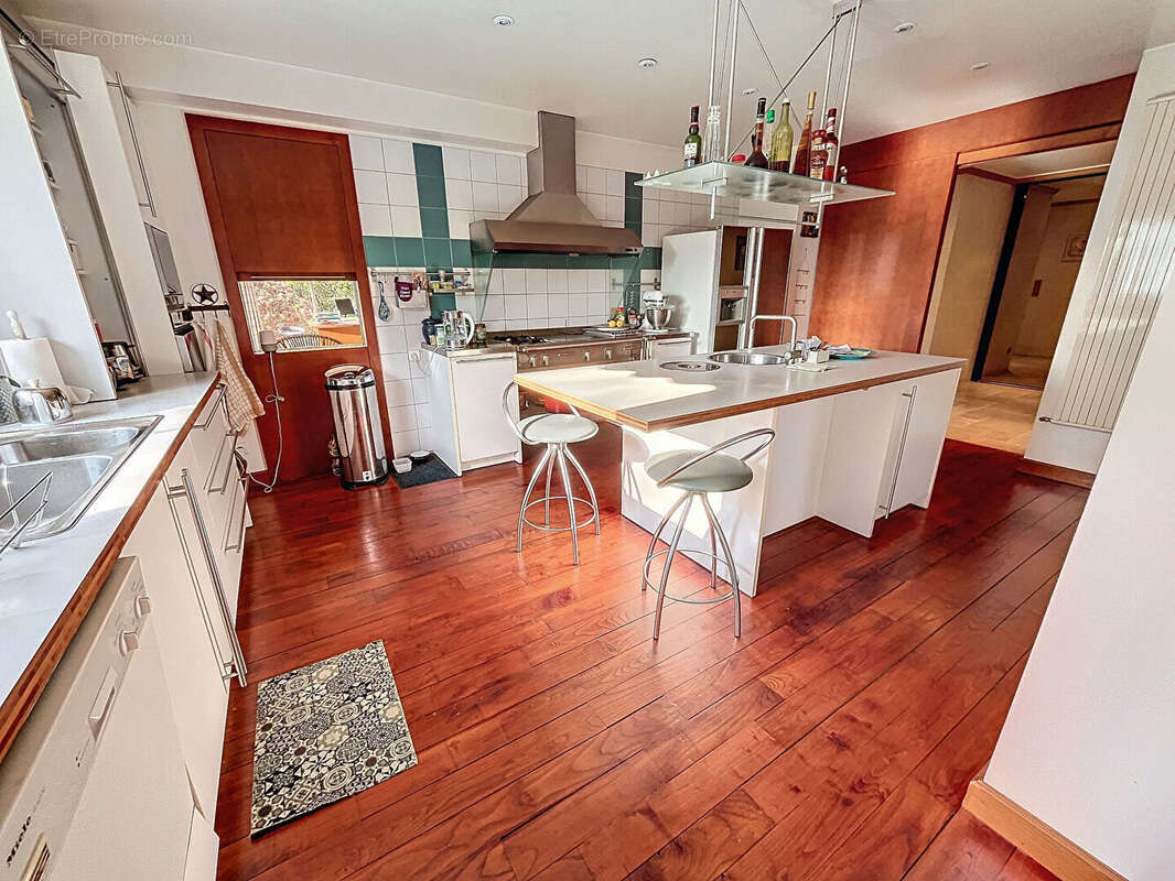 Maison de 9 pièces à Avranches (50300) à 2,5 kms du centre ville et 3 kms des grandes surfaces - photo 3