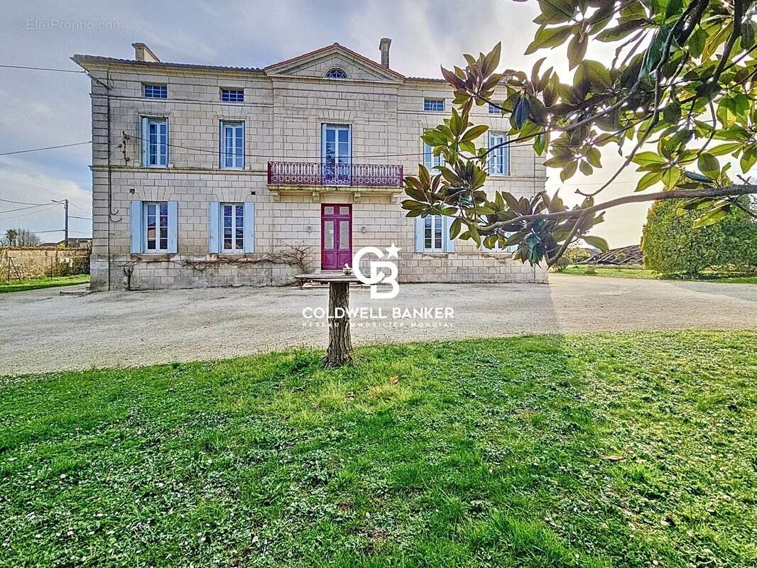 Maison à MORTAGNE-SUR-GIRONDE