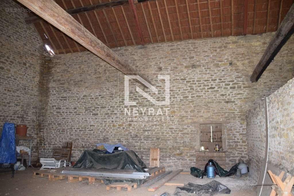 Ferme bourguignone avec terrain de 8 000 m² – fort potentiel ! - photo 7