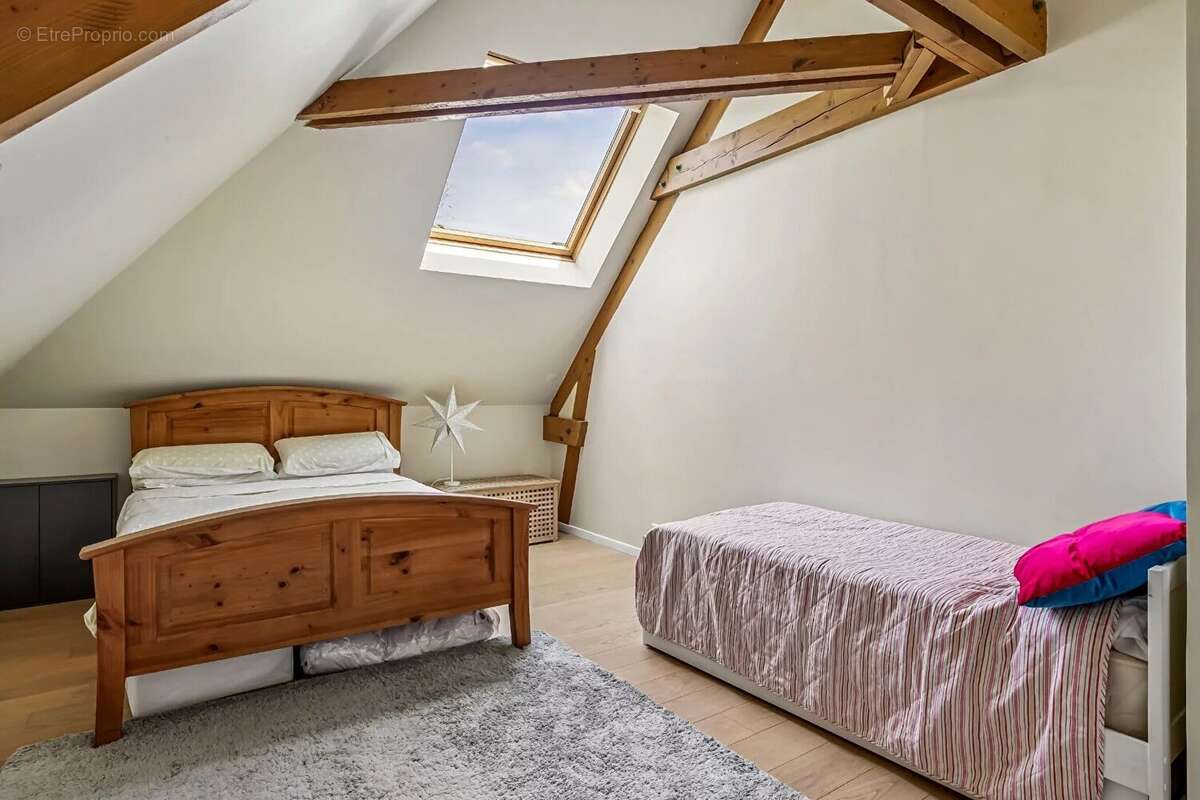 Le vesinet sud, 8 mn rer, maison contemporaine de 261 m² - 5 chambres - terrain 1000 m² - photo 13