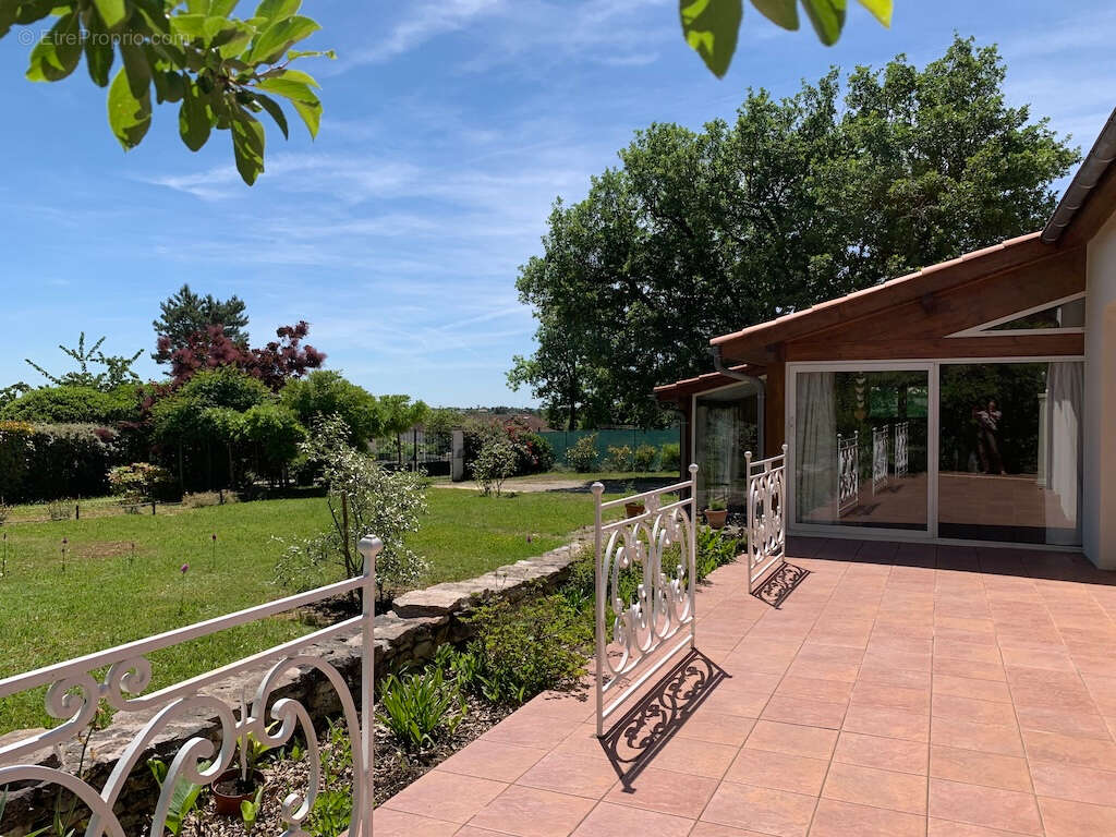 Maison plain-pied avec piscine, dépendance et double garage à proximité directe de Cahors - photo 18