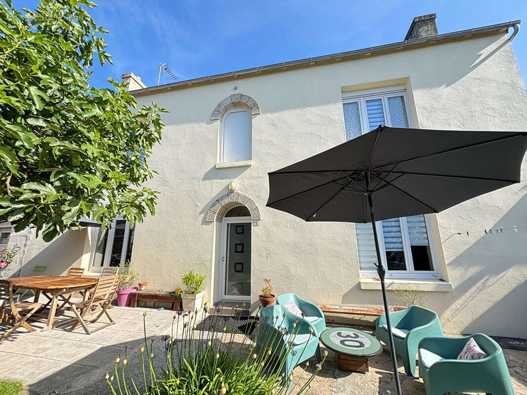 Maison à SAINT-EVARZEC