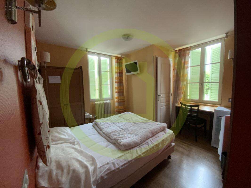 Maison à NOUZERINES