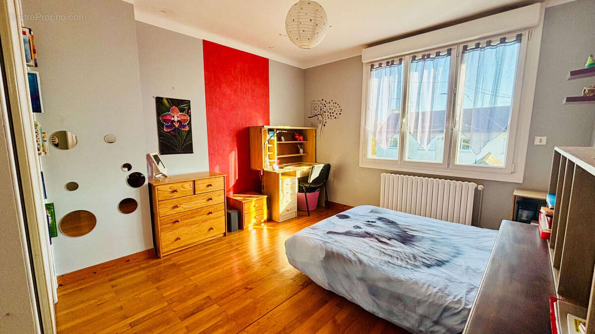 Maison à LA CHAPELLE-DES-MARAIS