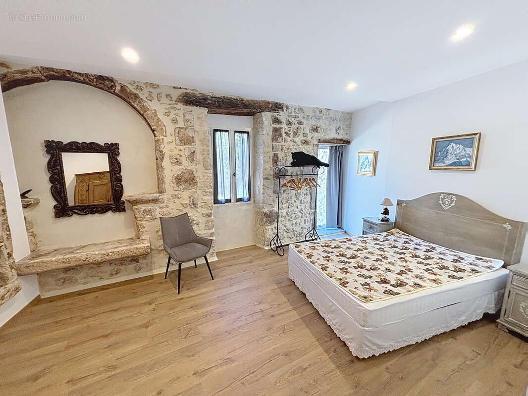 Maison à GRIGNAN