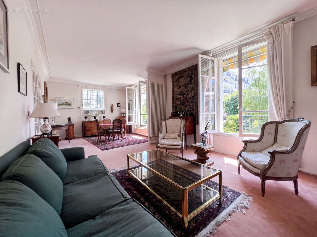 Maison à COURBEVOIE