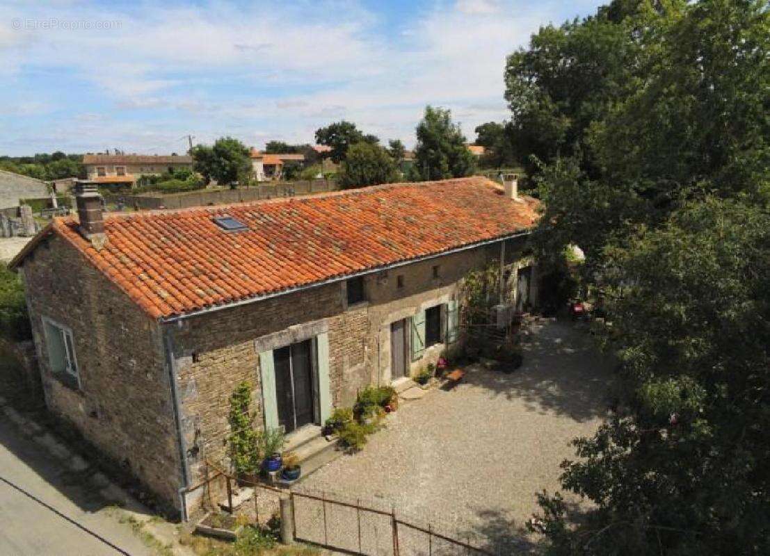 Maison à VILLEFAGNAN