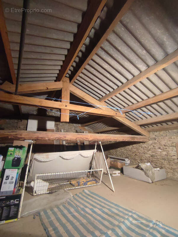 Maison à SAINT-SAUVEUR-LA-SAGNE