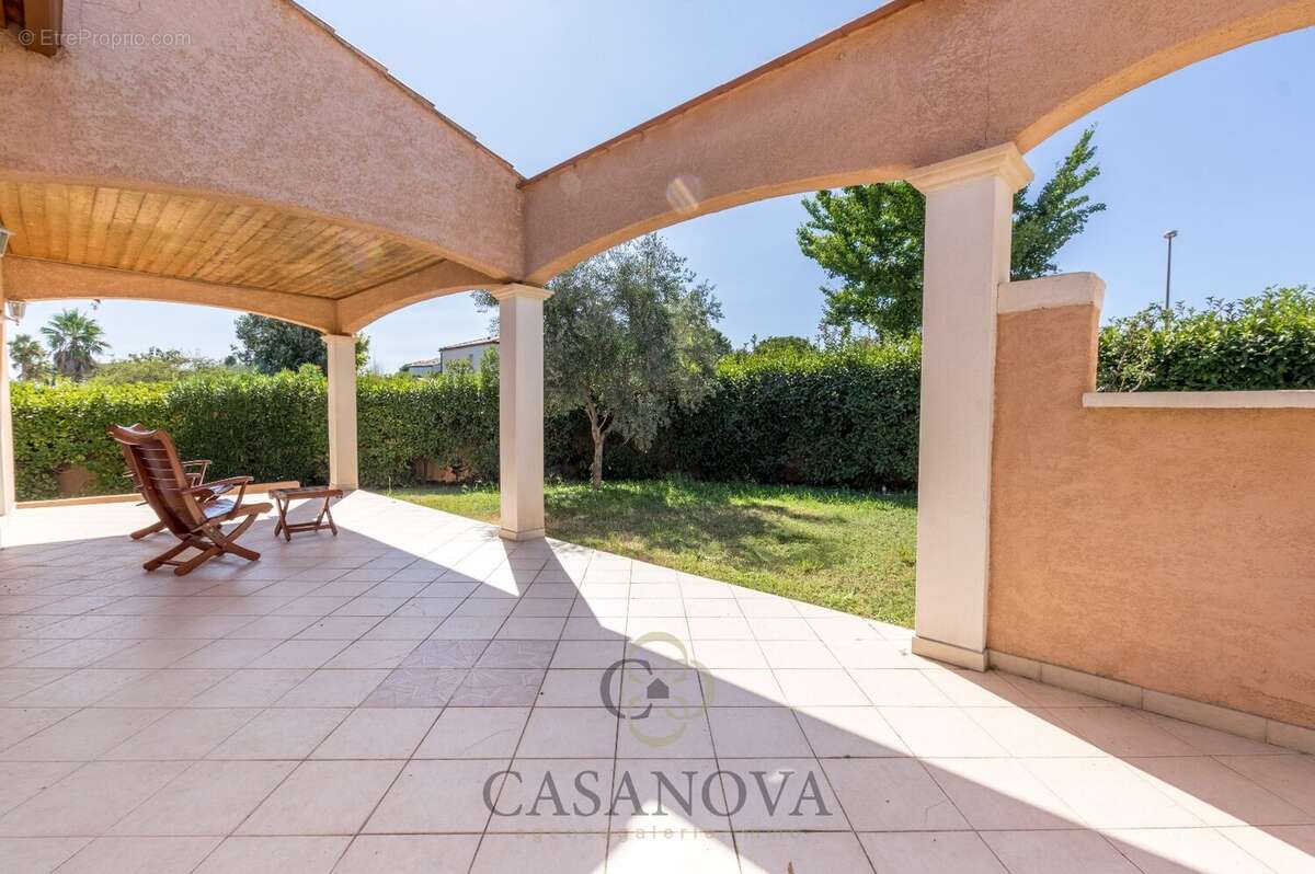 Maison à SAINT-GEORGES-D'ORQUES