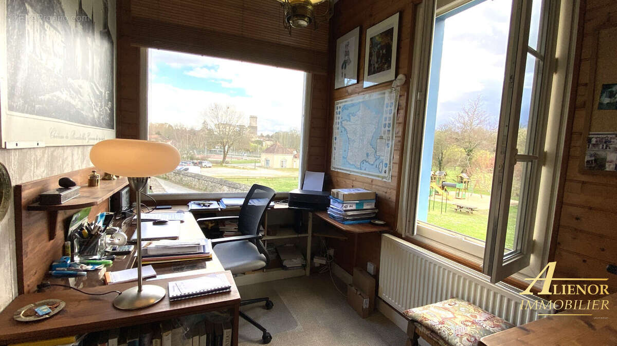 Maison à BOURDEILLES