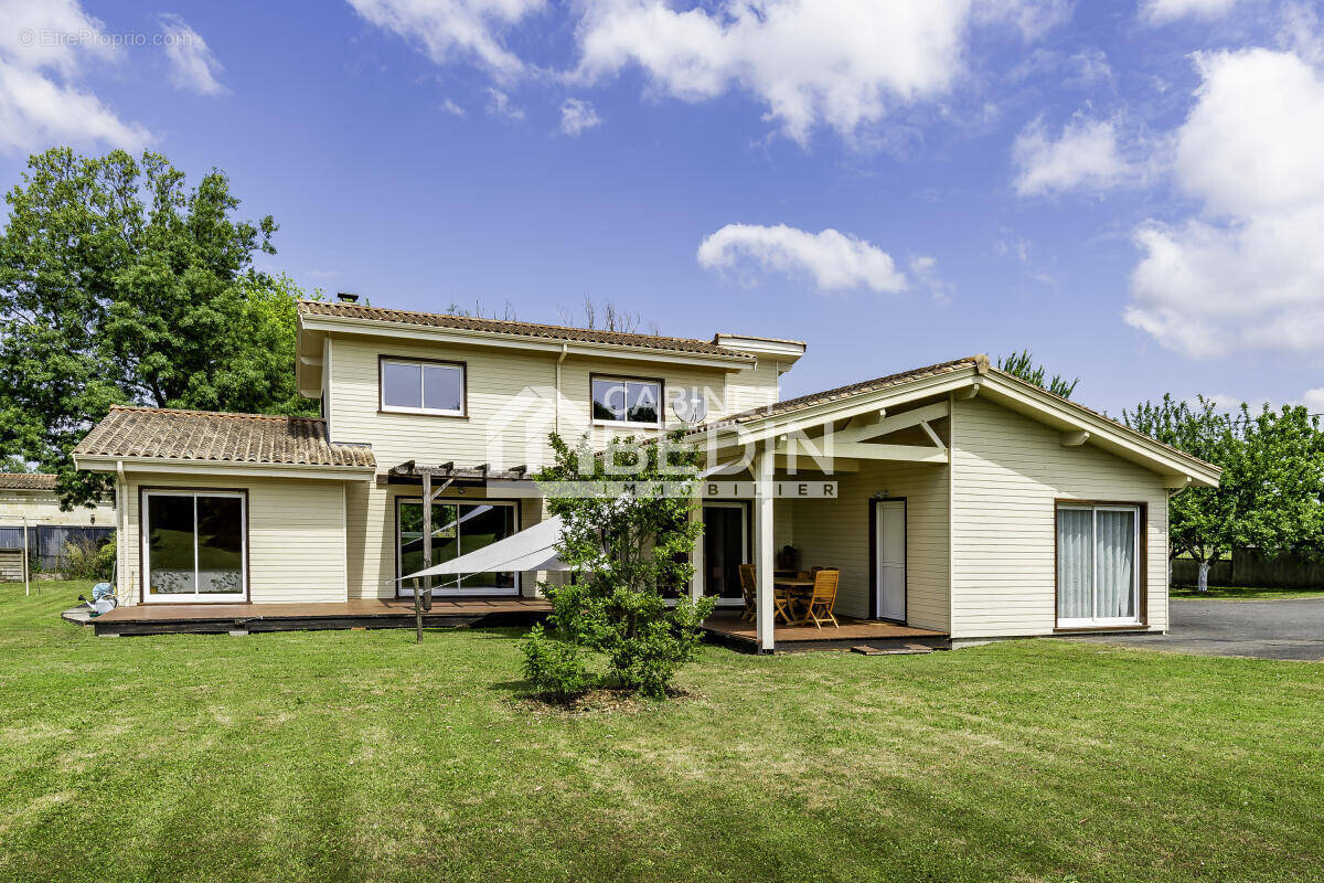 Maison à CUBZAC-LES-PONTS